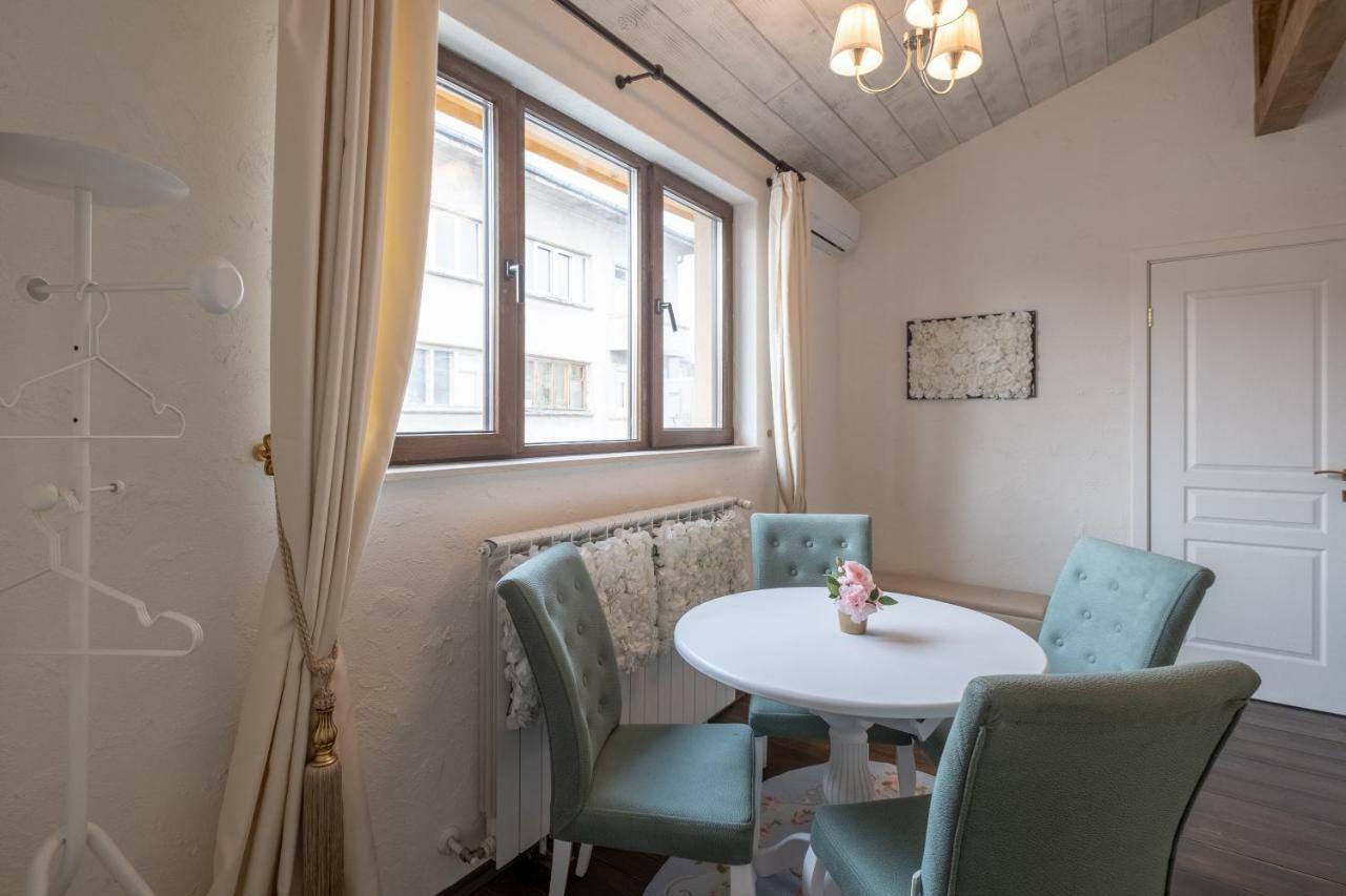 1-Bedroom Designer Apartment On Hristo Belchev Str Sófia Exterior foto